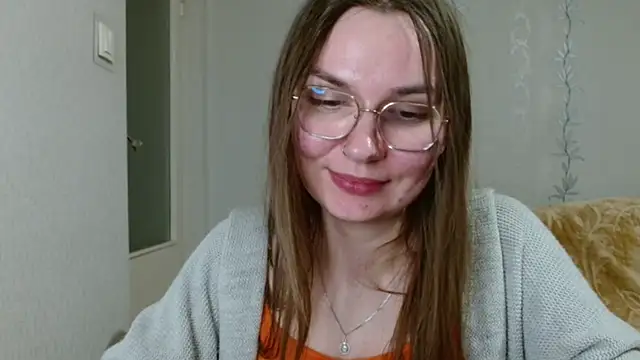 LooveELLYx online show from March 18, 8:59 pm