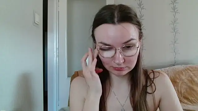 LooveELLYx online show from March 19, 2:35 pm