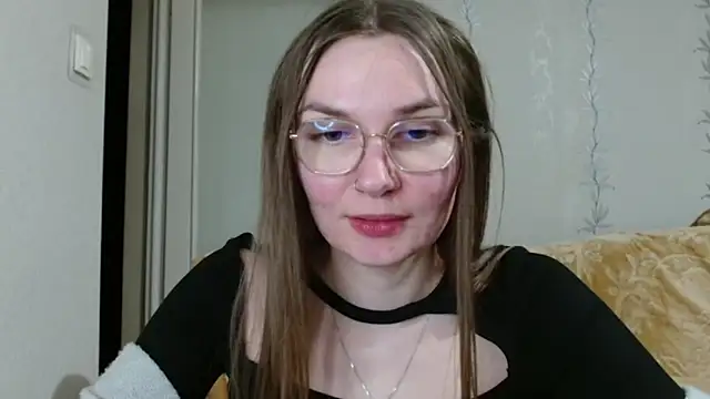 LooveELLYx online show from March 20, 5:47 pm