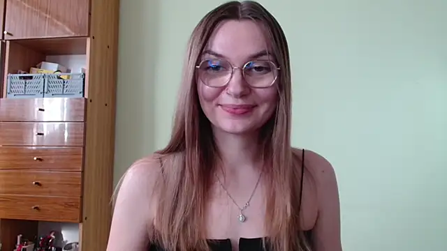 LooveELLYx online show from October 13, 1:33 pm