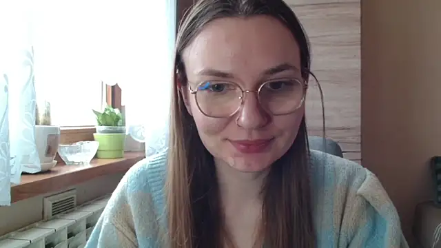 LooveELLYx online show from April 7, 6:25 am