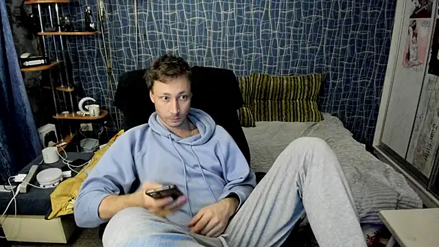 CuteBoy228 online show from April 18, 9:48 pm