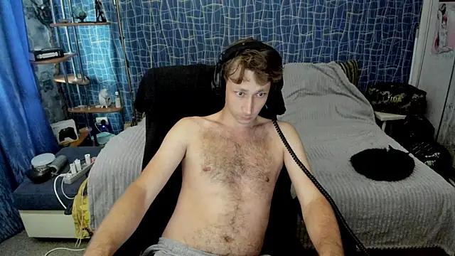 Snapshot of CuteBoy228 chatting on July 28, 3:21 pm CuteBoy228 online show from July 28, 3:21 pm