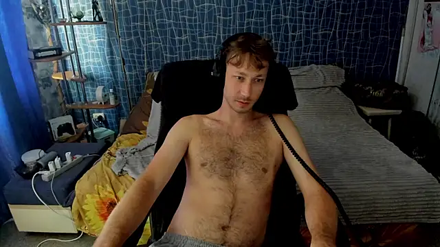 Snapshot of CuteBoy228 chatting on July 31, 10:14 am CuteBoy228 online show from July 31, 10:14 am