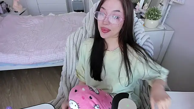 saadnesstyan online show from September 16, 3:29 am