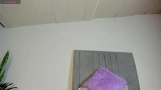 Sophia Ebony online show from October 15, 1:00 pm