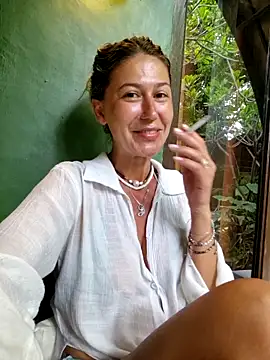 CelynaRoss online show from February 16, 3:46 am