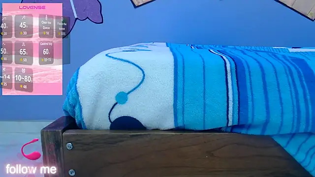 Snapshot of skinnykalitzo18 chatting on January 17, 2:33 pm skinnykalitzo18 online show from January 17, 2:33 pm