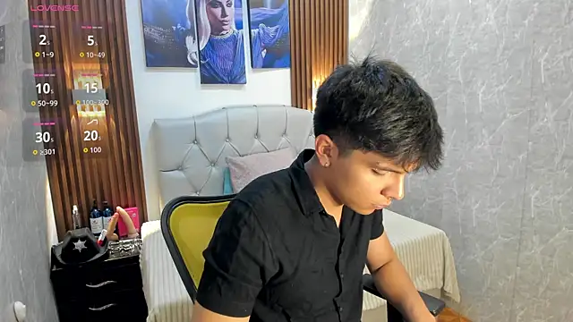 Thiago Kozak online show from December 18, 8:37 pm