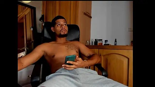 Snapshot of yurgaki_21 chatting on February 28, 12:50 pm yurgaki 21 online show from February 28, 12:50 pm