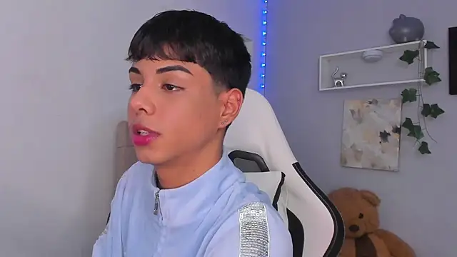 Thomas wil online show from November 1, 1:18 am