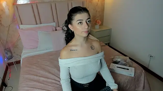 Snapshot of anntonella_watson chatting on October 21, 11:11 am anntonella watson online show from October 21, 11:11 am