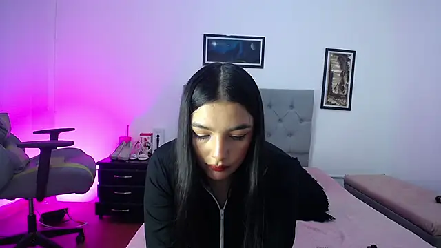 Esmeraldaa- online show from October 19, 4:46 am