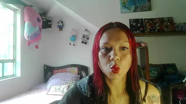 Snapshot of house-starblue chatting on May 20, 6:14 pm house-starblue online show from May 20, 6:14 pm