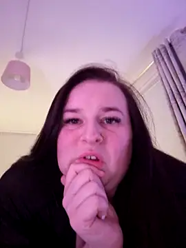 Snapshot of Curvaceouscarla chatting on January 6, 9:18 pm Curvaceouscarla online show from January 6, 9:18 pm