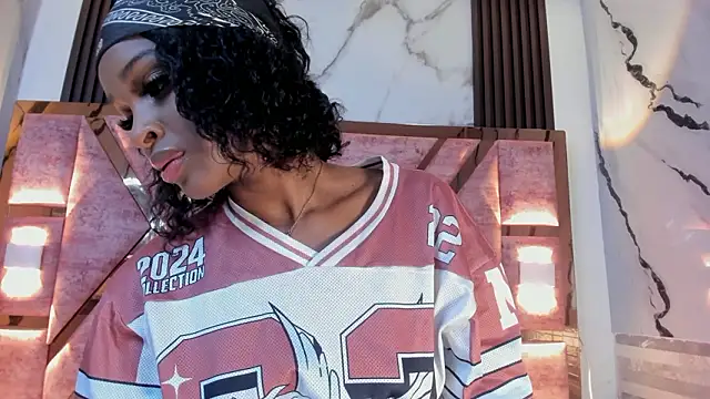 Snapshot of kandy_bronw chatting on February 12, 1:55 am kandy bronw online show from February 12, 1:55 am