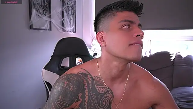 tyler muscle1 online show from October 7, 7:33 pm