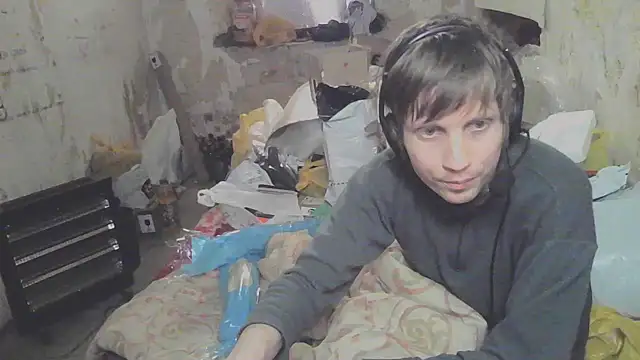 Snapshot of makarov1993 chatting on April 17, 12:30 pm makarov1993 online show from April 17, 12:30 pm