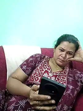 Snapshot of tamilaruvi chatting on May 4, 6:09 am tamilaruvi online show from May 4, 6:09 am
