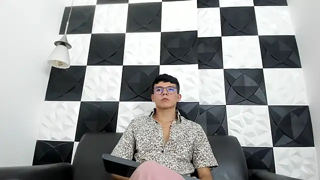 AndyFame1 online show from December 18, 6:47 pm