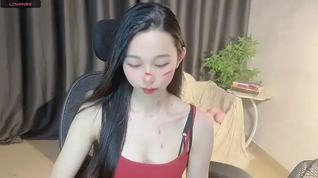 Snapshot of Yin-LL chatting on October 31, 12:50 pm Yin-LL online show from October 31, 12:50 pm