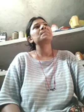 Snapshot of couple_71 chatting on May 21, 4:30 am couple 71 online show from May 21, 4:30 am