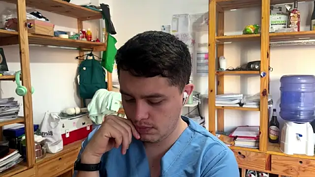 Snapshot of Haustin202 chatting on November 3, 9:21 am Haustin202 online show from November 3, 9:21 am