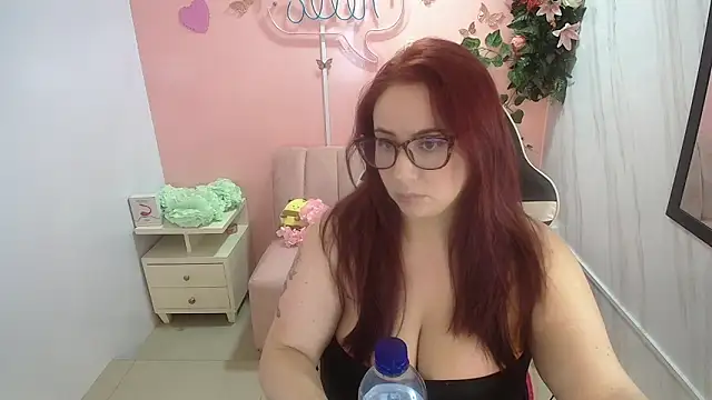 Snapshot of bellatrix_ch chatting on May 19, 1:28 pm bellatrix ch online show from May 19, 1:28 pm