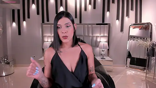 SarahYates online show from October 28, 4:16 am