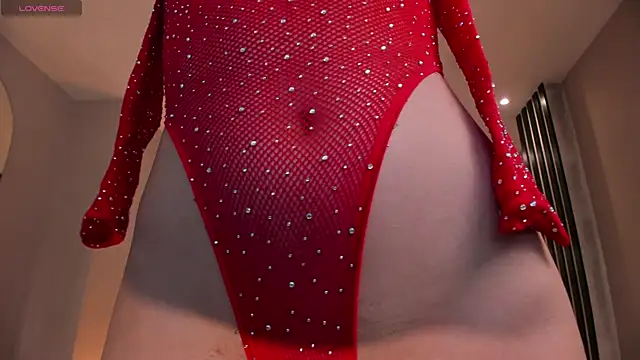 IsabellaMoreau online show from October 17, 8:00 pm