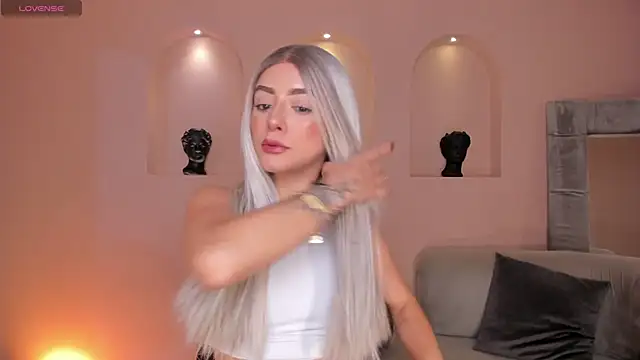 IsabellaMoreau online show from February 26, 7:46 pm