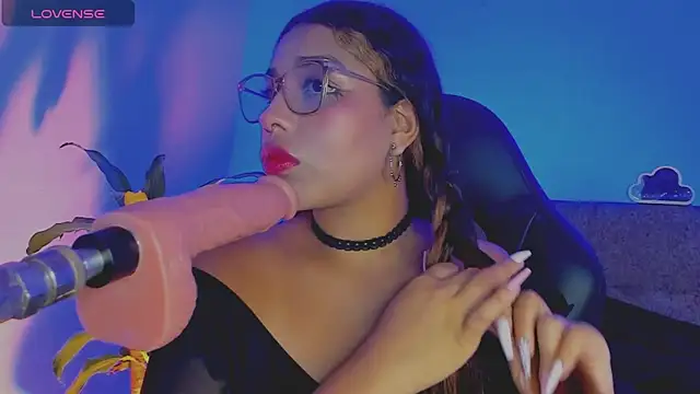 giselle upp online show from April 17, 2:03 am