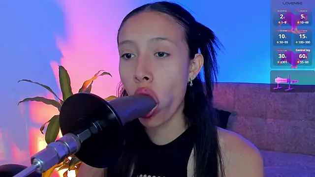 alicemoon   online show from March 7, 11:24 pm