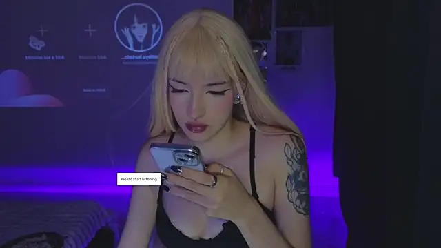 Snapshot of Moonlightt_21 chatting on March 22, 2:48 am Moonlightt 21 online show from March 22, 2:48 am