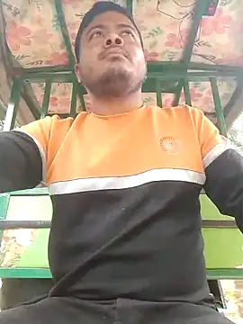 Snapshot of CatchingBouquet chatting on February 4, 7:36 am CatchingBouquet online show from February 4, 7:36 am