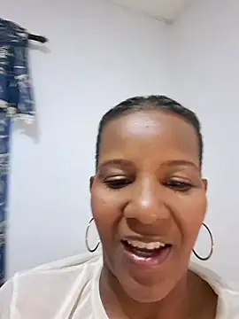 Snapshot of VikysDavis chatting on September 28, 10:26 pm VikysDavis online show from September 28, 10:26 pm