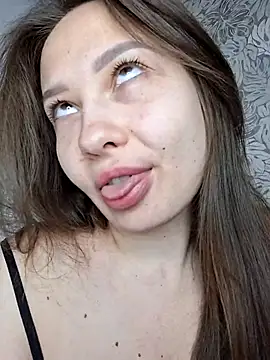 Olivia OliV online show from May 2, 12:48 am