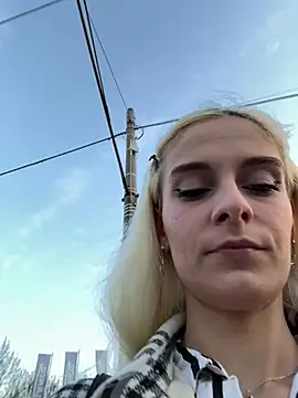 SelenaDaze online show from April 14, 3:56 am