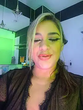 Snapshot of NicoleDiior chatting on May 22, 3:17 pm NicoleDiior online show from May 22, 3:17 pm