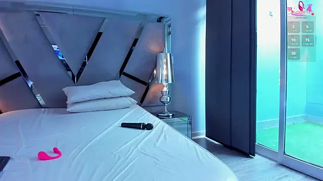 Snapshot of miamirage_ chatting on September 26, 12:31 pm miamirage  online show from September 26, 12:31 pm