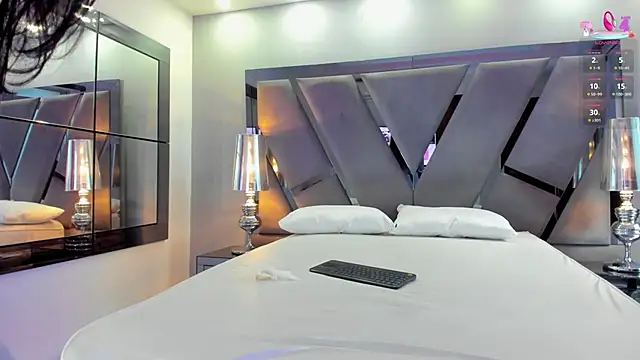 Snapshot of miamirage_ chatting on October 6, 12:46 pm miamirage  online show from October 6, 12:46 pm