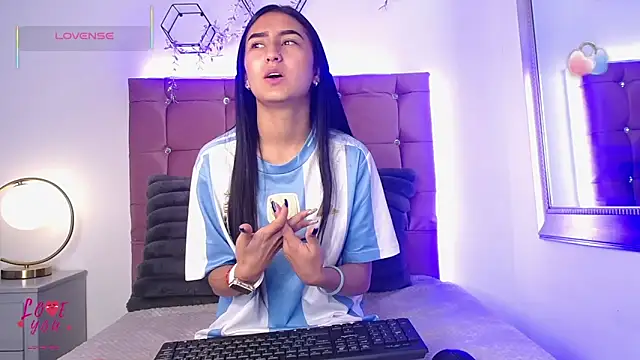 Snapshot of _helen_teen__ chatting on September 29, 1:38 pm  helen teen   online show from September 29, 1:38 pm