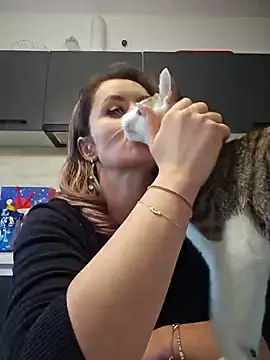 SeductiveMom online show from January 13, 7:21 am