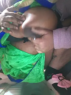 Dassing strip couple online show from January 7, 9:50 pm