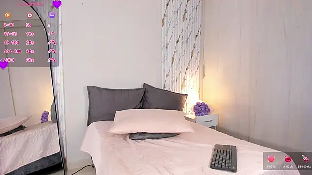 Snapshot of MissVioleet_ chatting on April 16, 9:39 pm MissVioleet online show from April 16, 9:39 pm