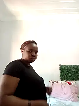 Snapshot of ShySexyBaddiexx chatting on October 16, 8:48 am ShySexyBaddiexx online show from October 16, 8:48 am
