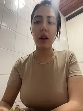 Snapshot of oh_nina chatting on June 30, 11:39 pm oh nina online show from June 30, 11:39 pm