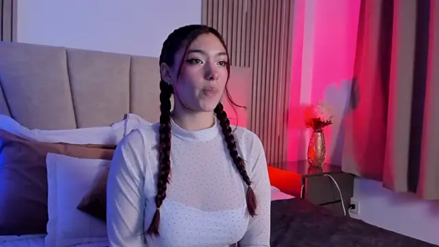 Victoria Beaumont online show from October 30, 11:33 am