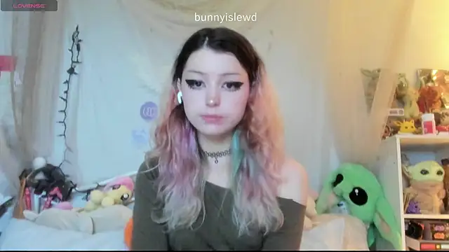 Snapshot of bunnyislewd chatting on July 24, 4:21 am bunnyislewd online show from July 24, 4:21 am