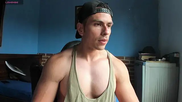 Snapshot of justinkarter chatting on September 29, 5:29 pm justinkarter online show from September 29, 5:29 pm